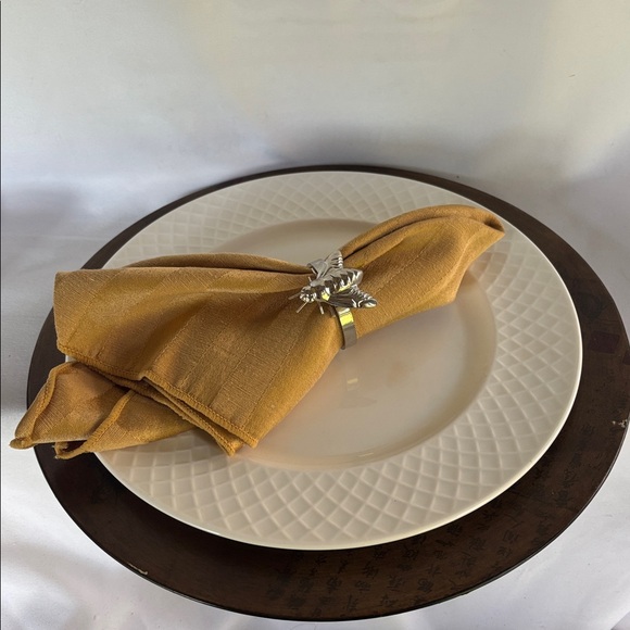 VINTAGE! SET OF 6 GENTLY WORN VERY PRETTY SILVER INSECT NAPKIN RINGS - Picture 9 of 12